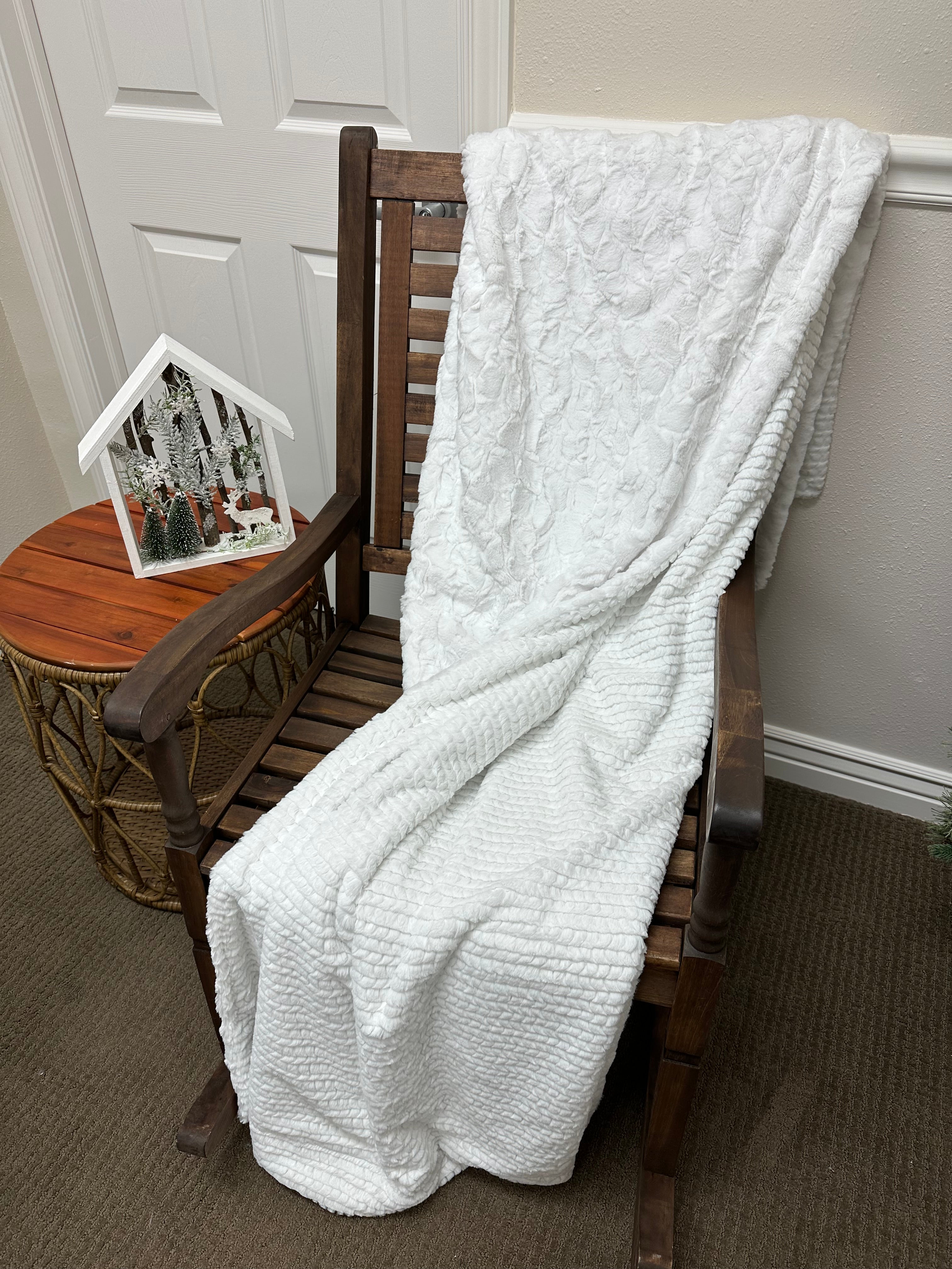 White simple minky mama