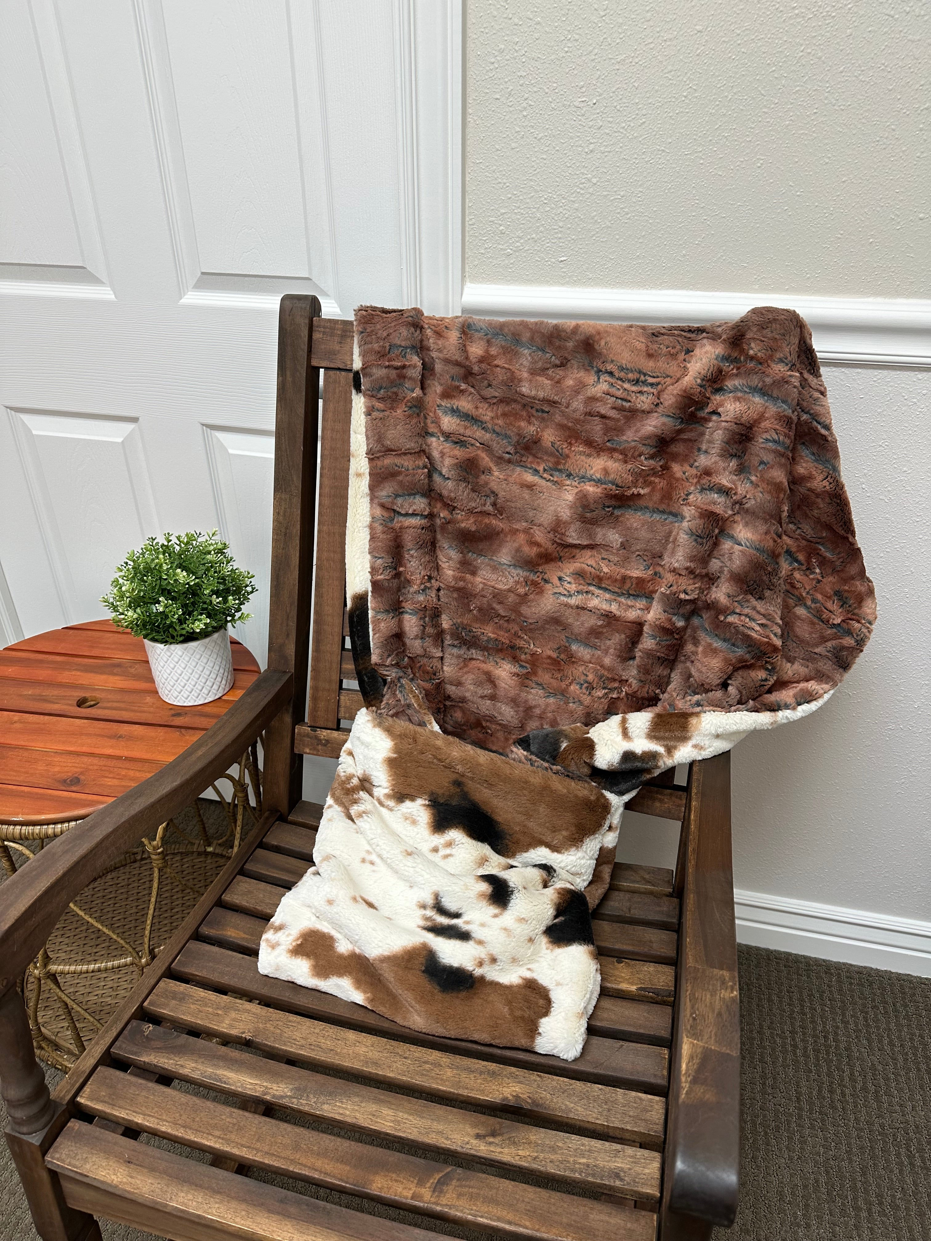 Pony and Fox travel pillow