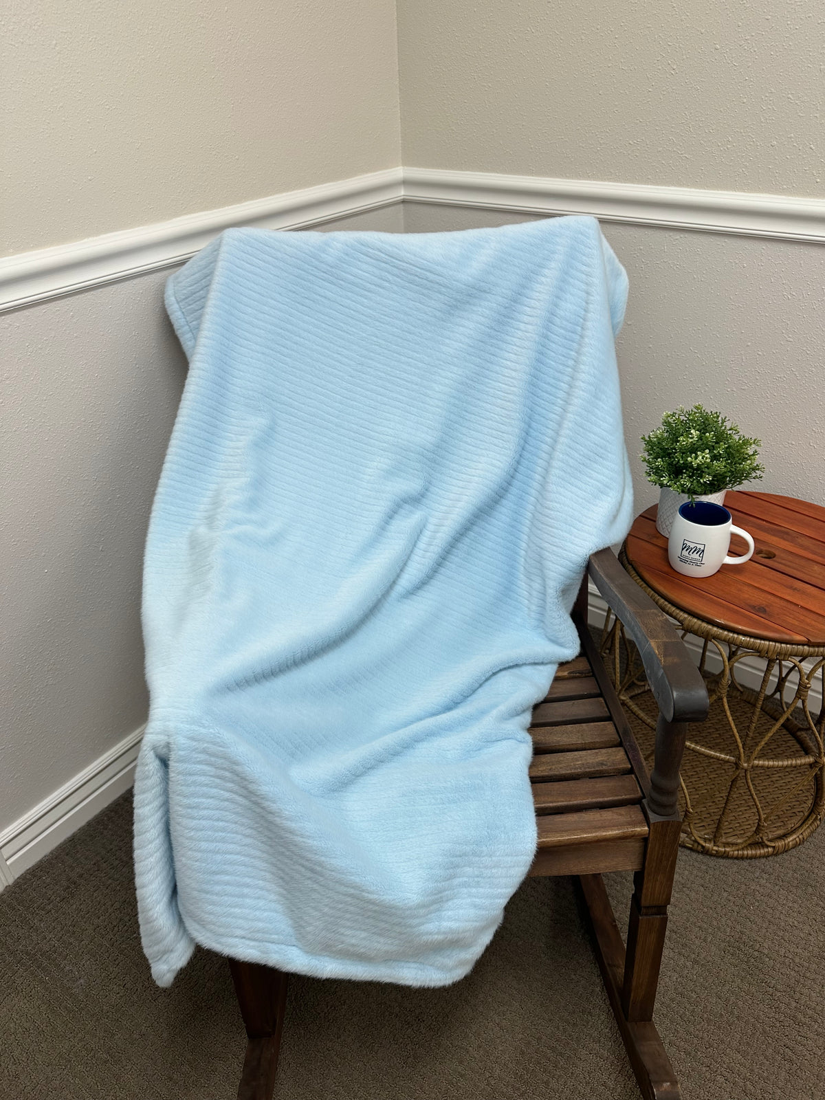 Otter Throw