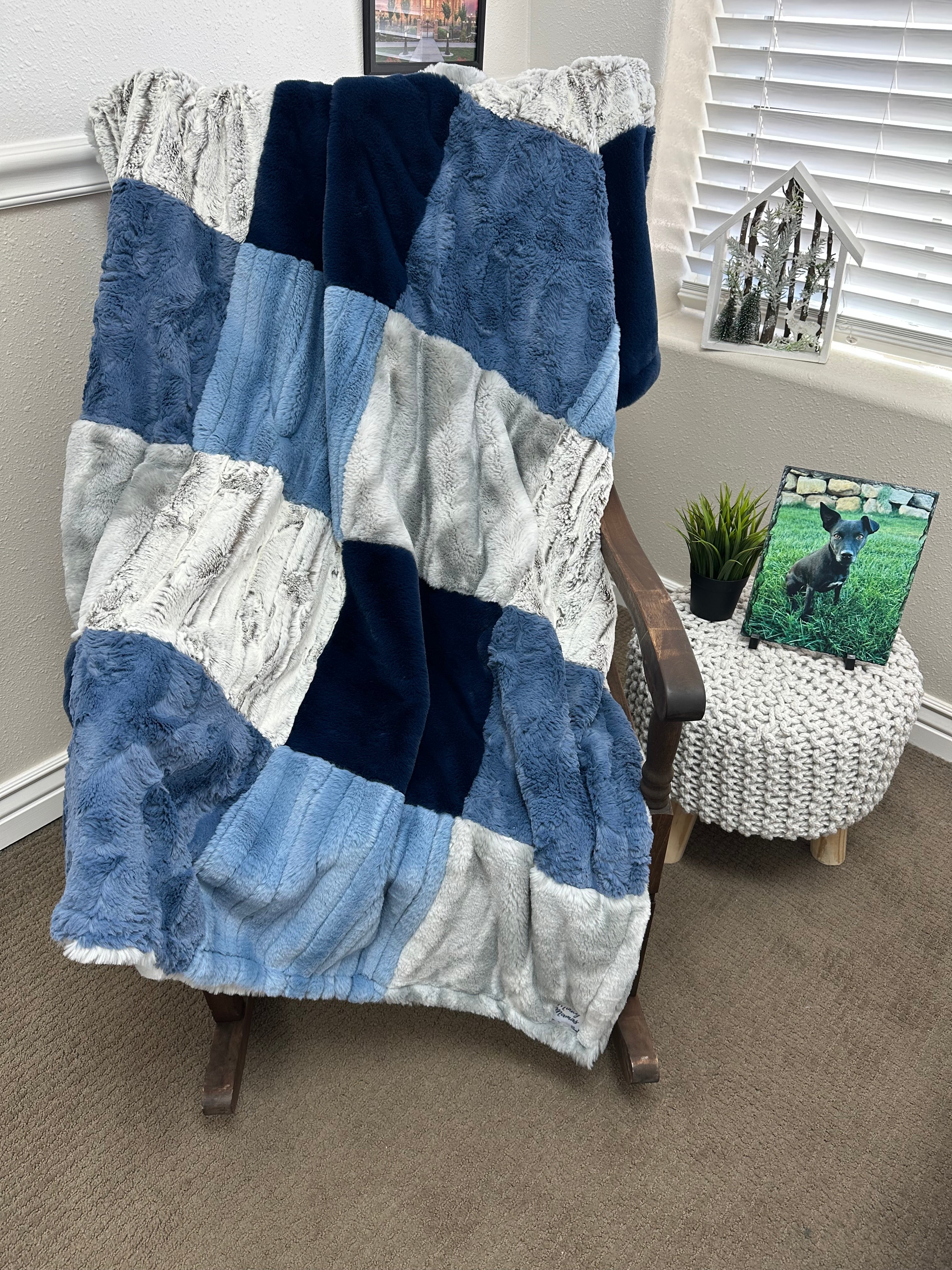 Blue/gray Throw