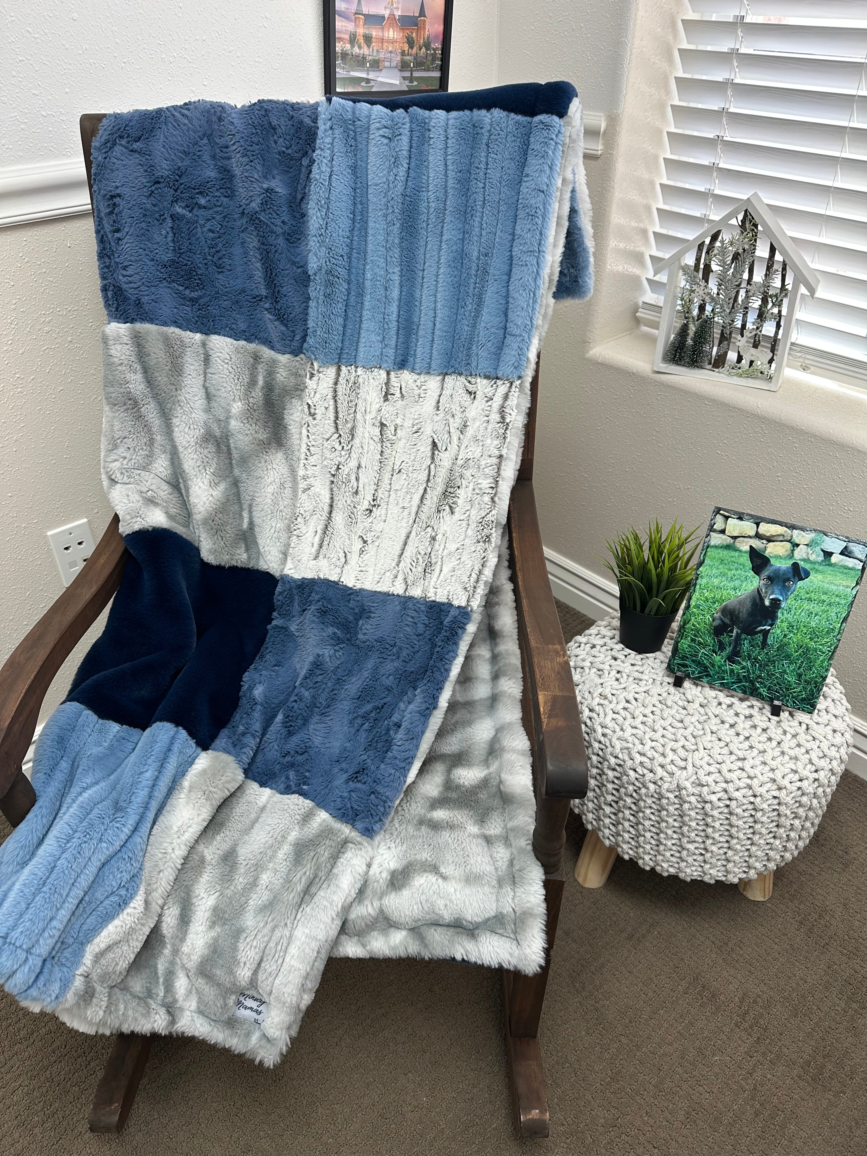 Blue/gray Throw