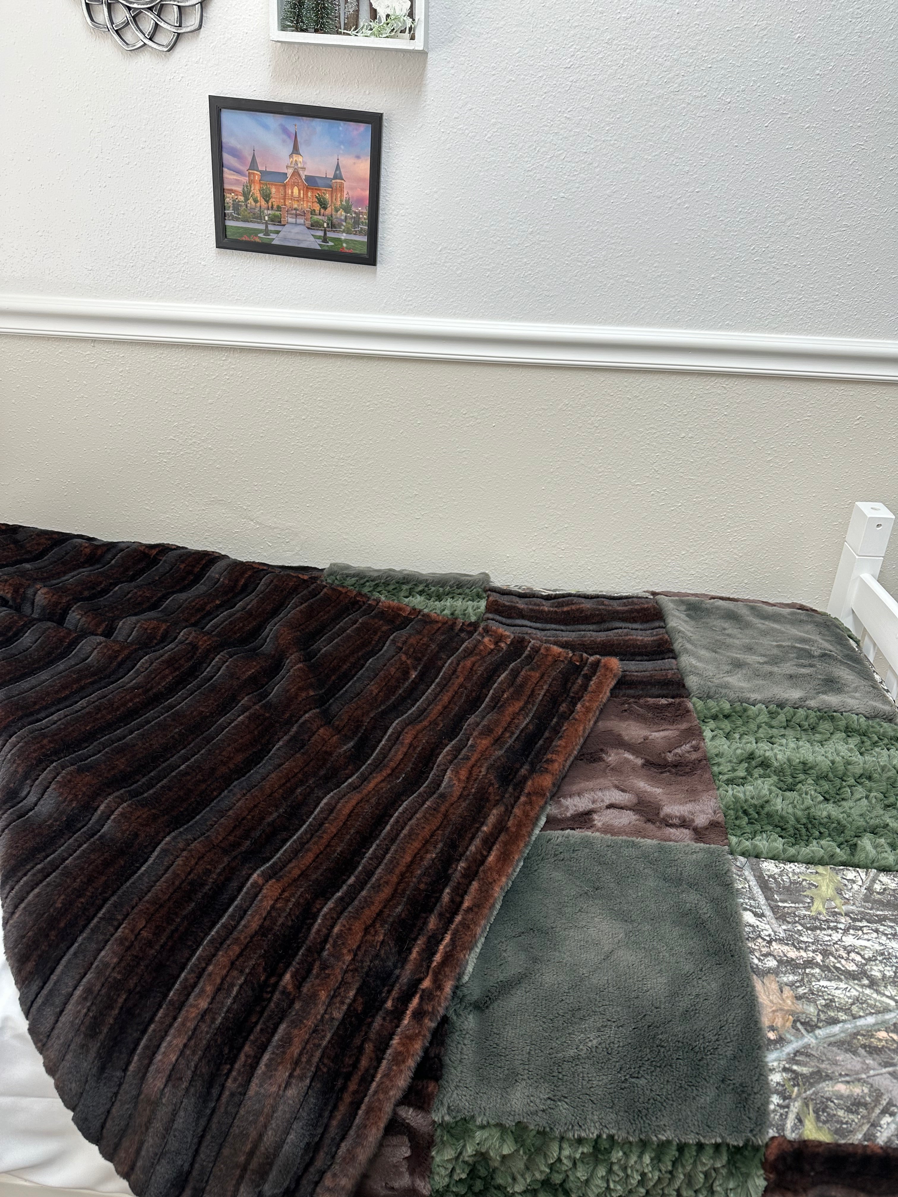 Vienna Camo Minky Mama