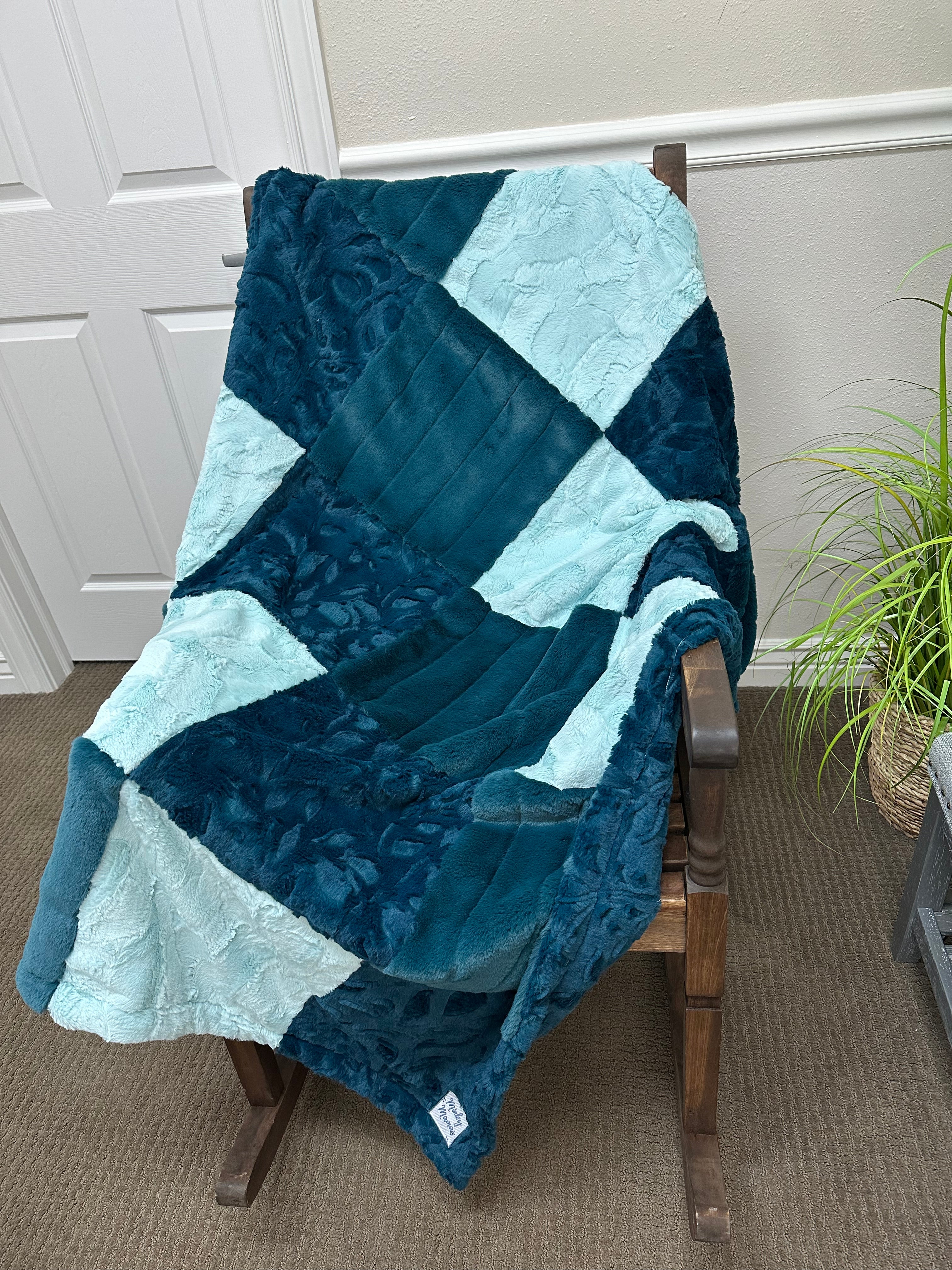 Bayou poppy Throw