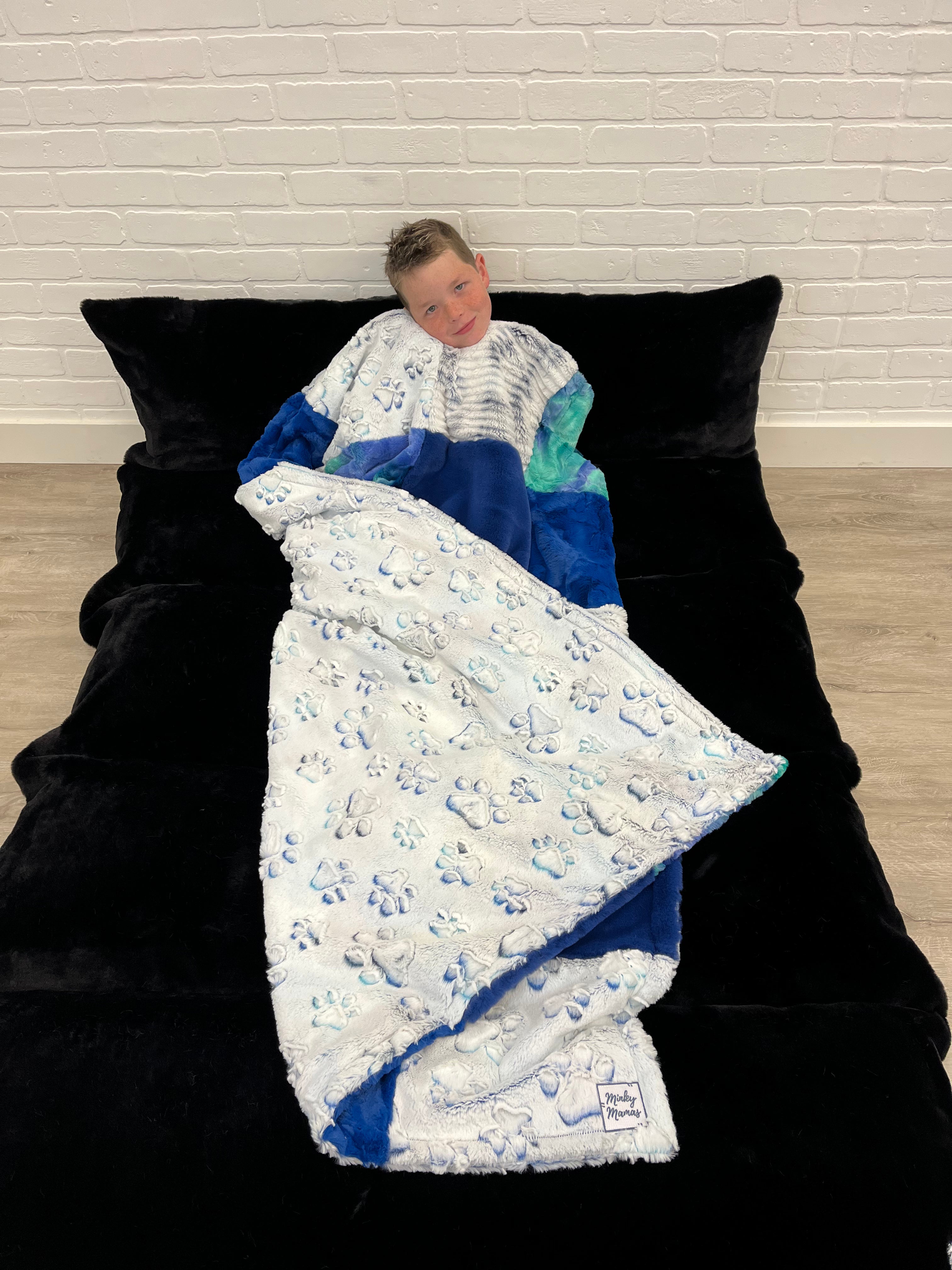 Black pillow bed