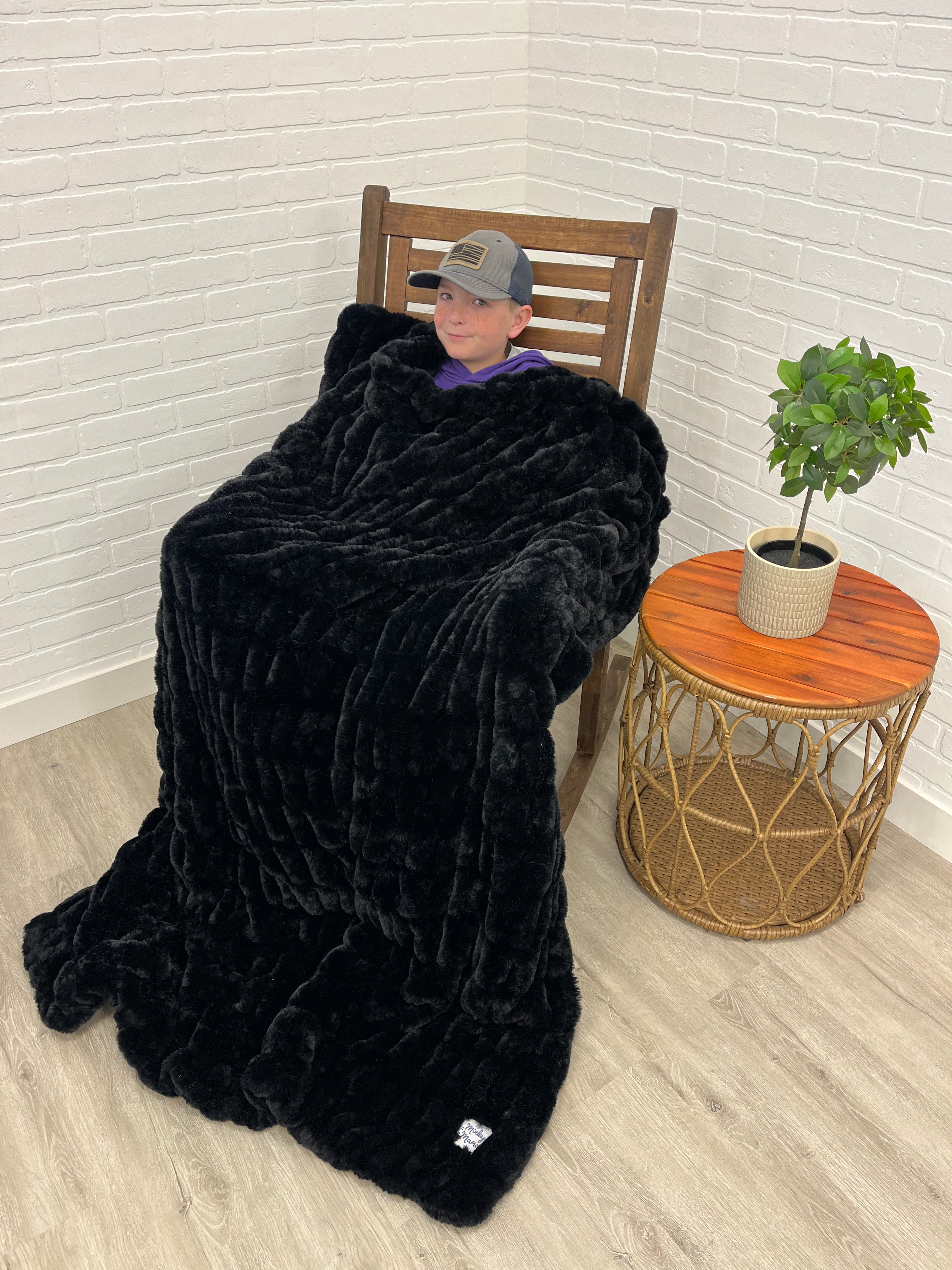 Black Milan Throw
