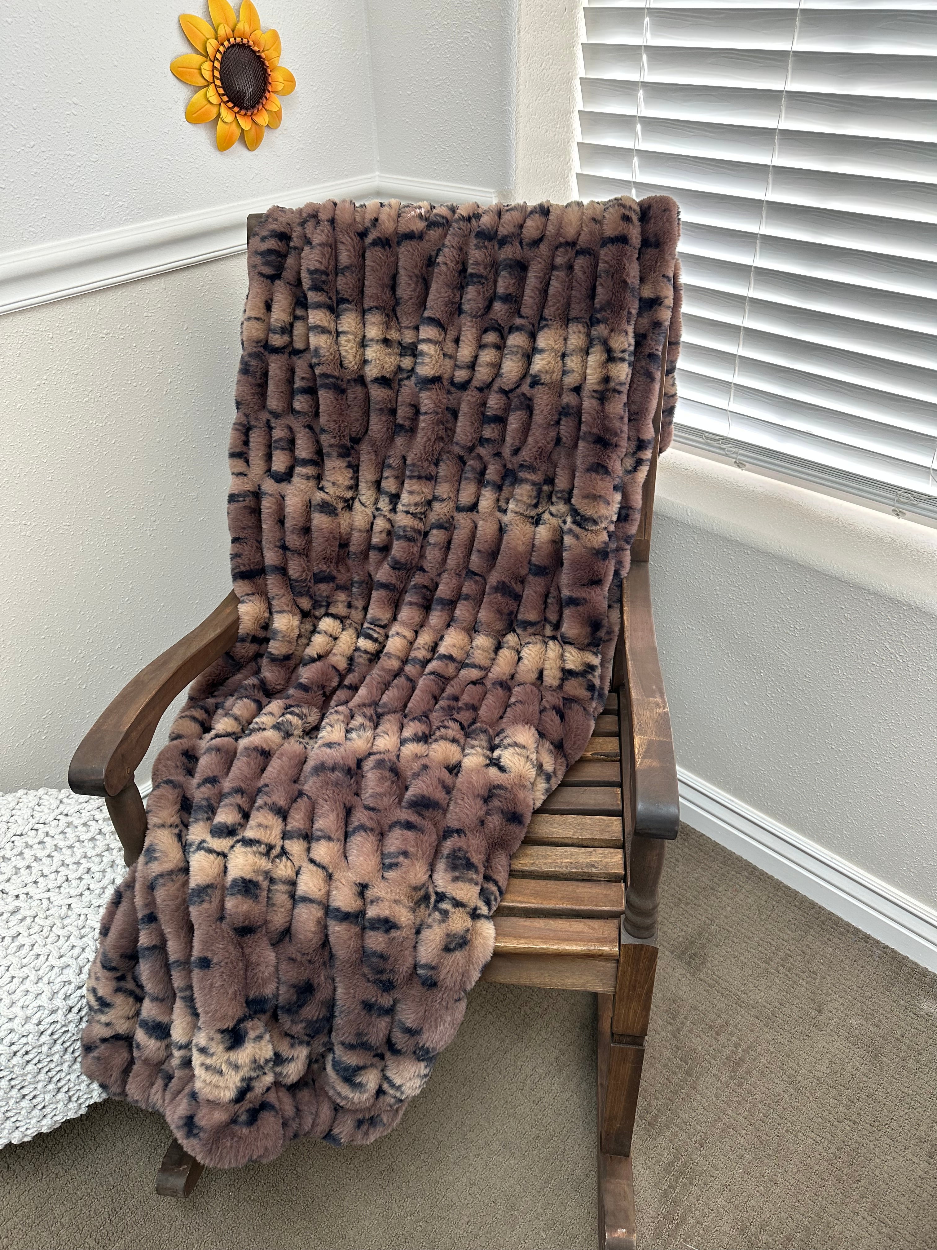 Pecan Lynx Milan Throw