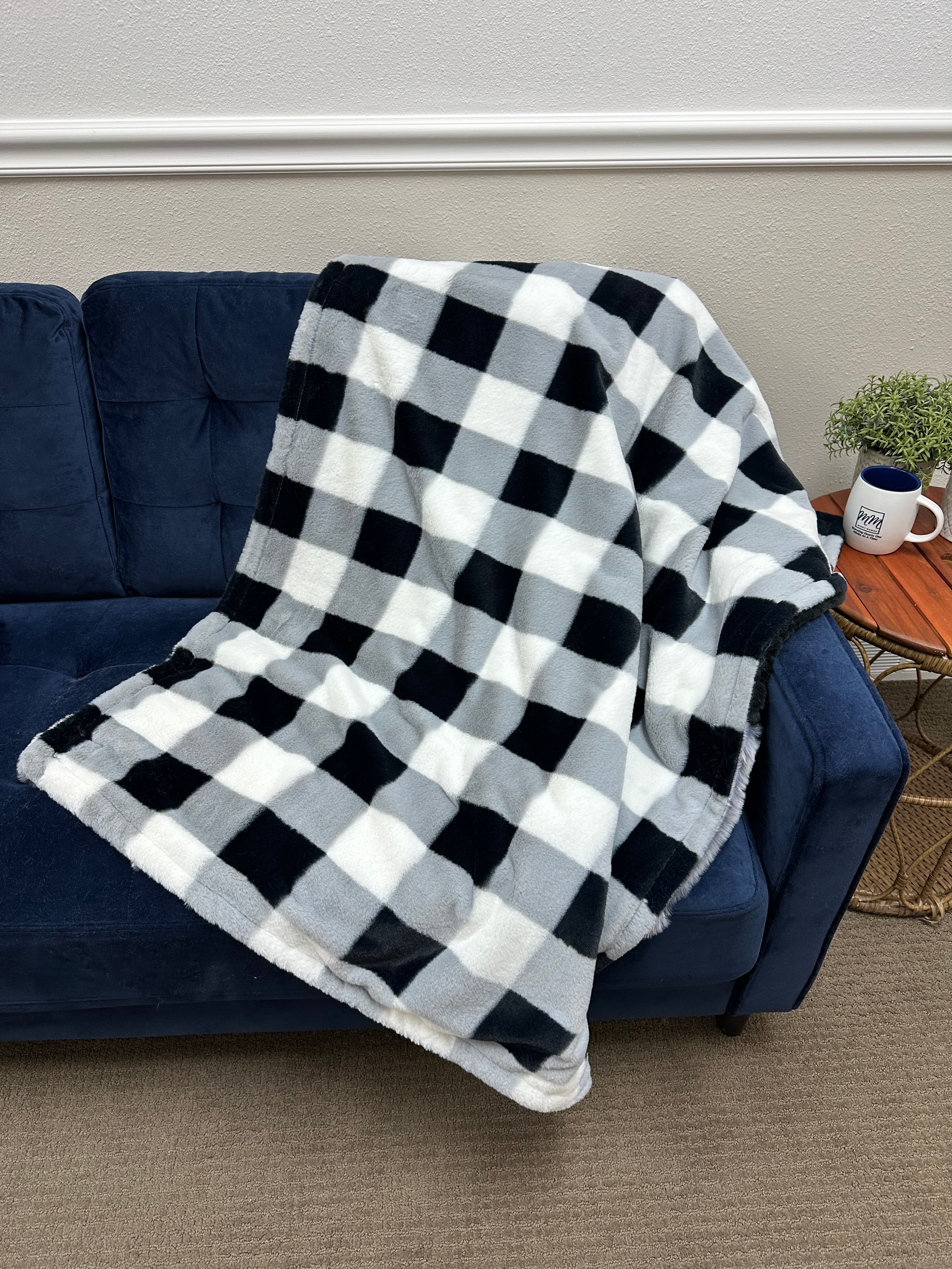 Black and gray Check Lap