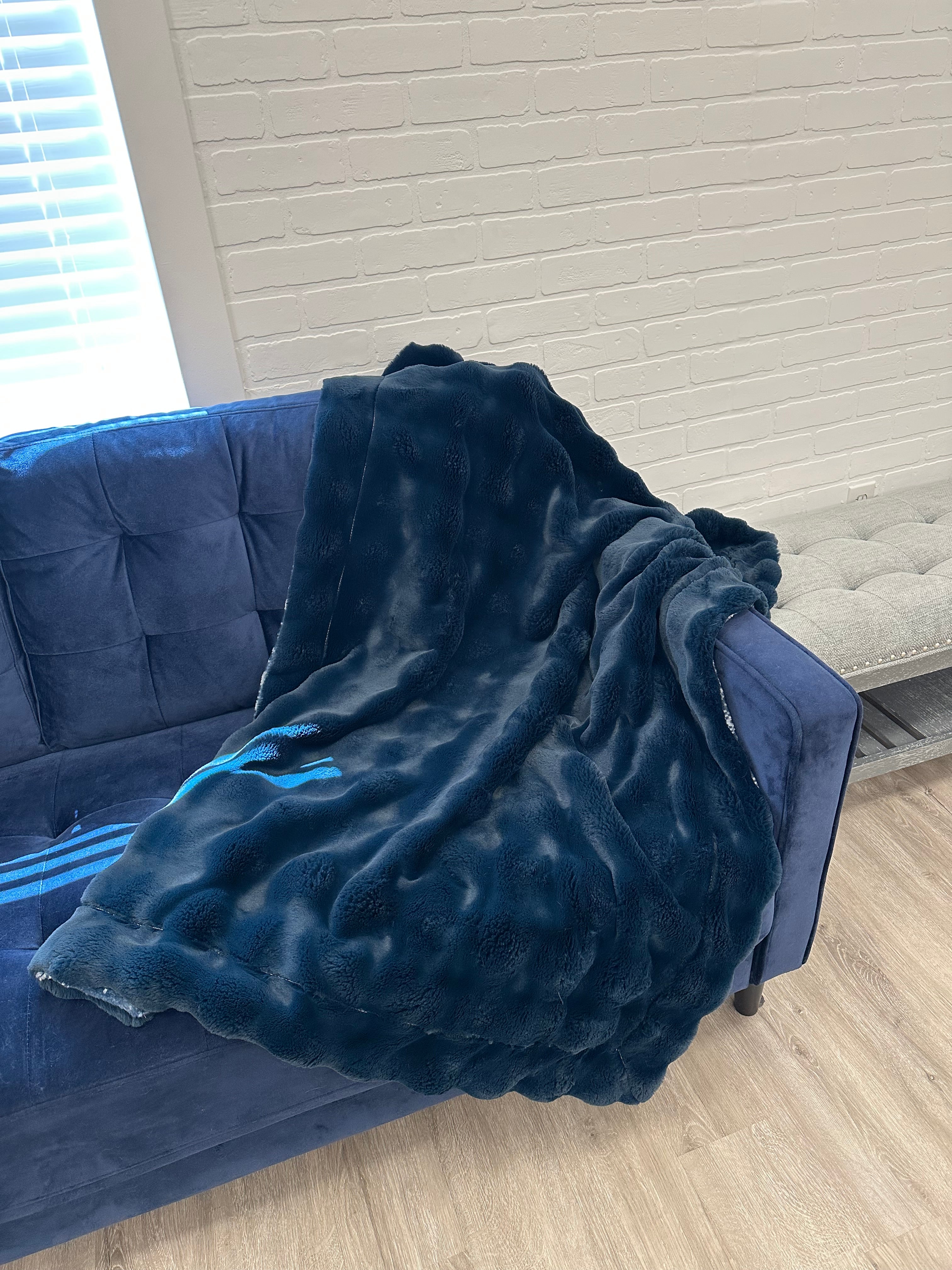 Christmas Blue Thrap