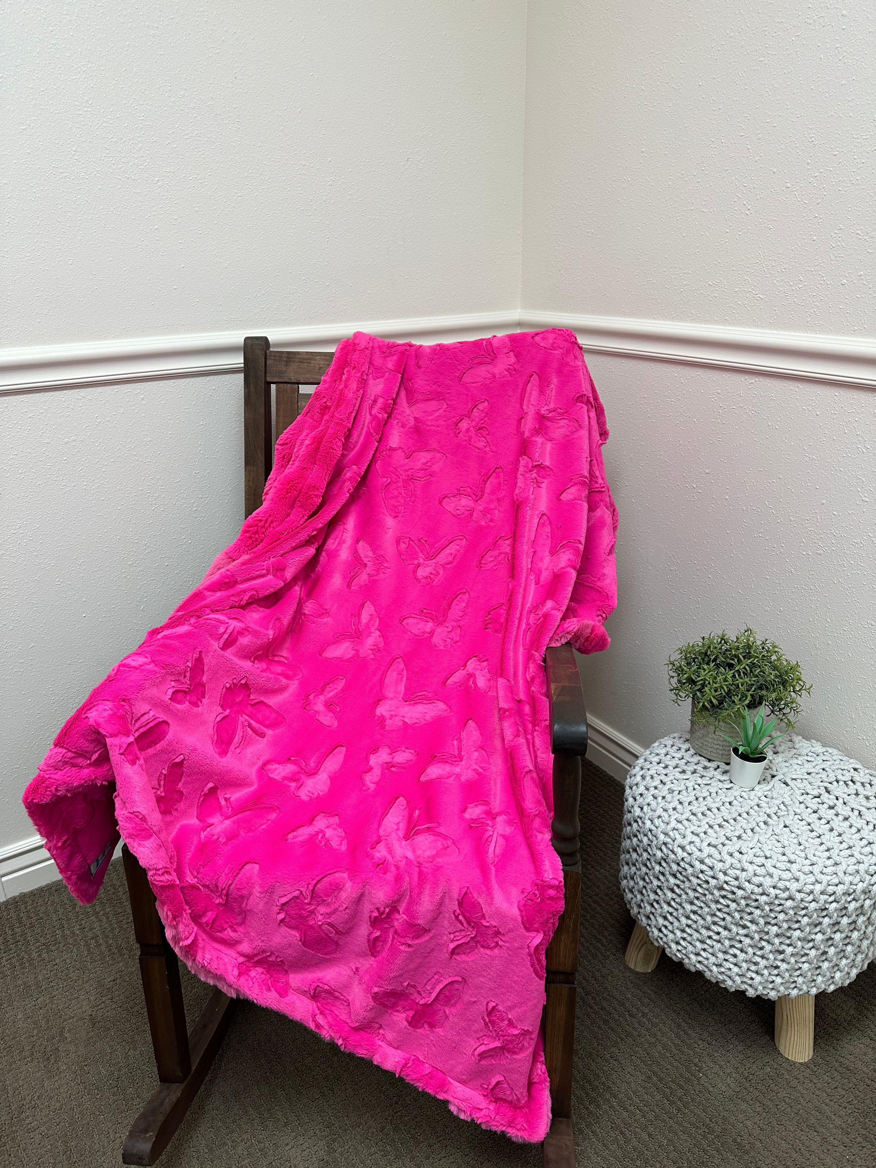 All hot pink Throw