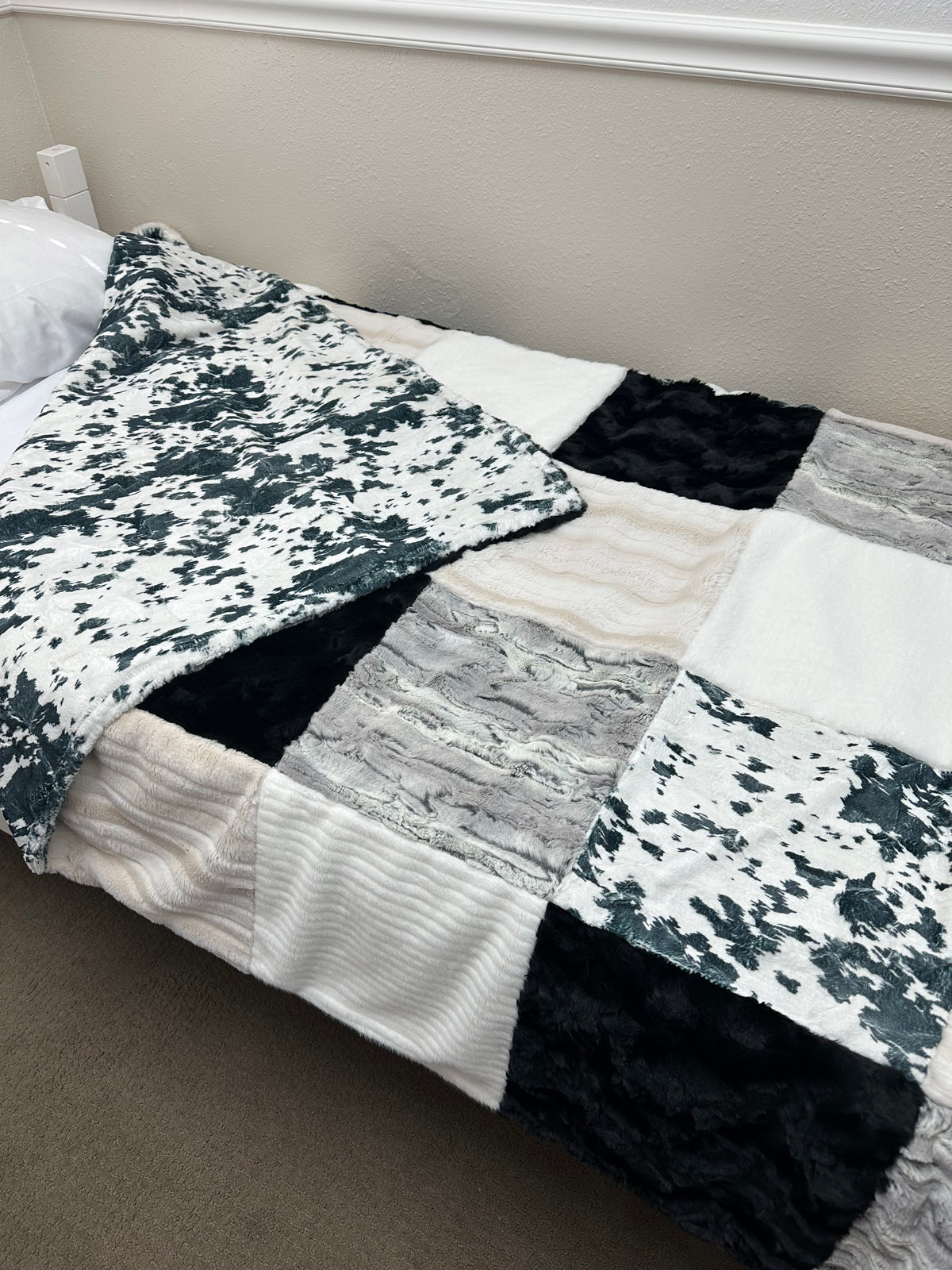 Black/grey/Cream Minky Mama