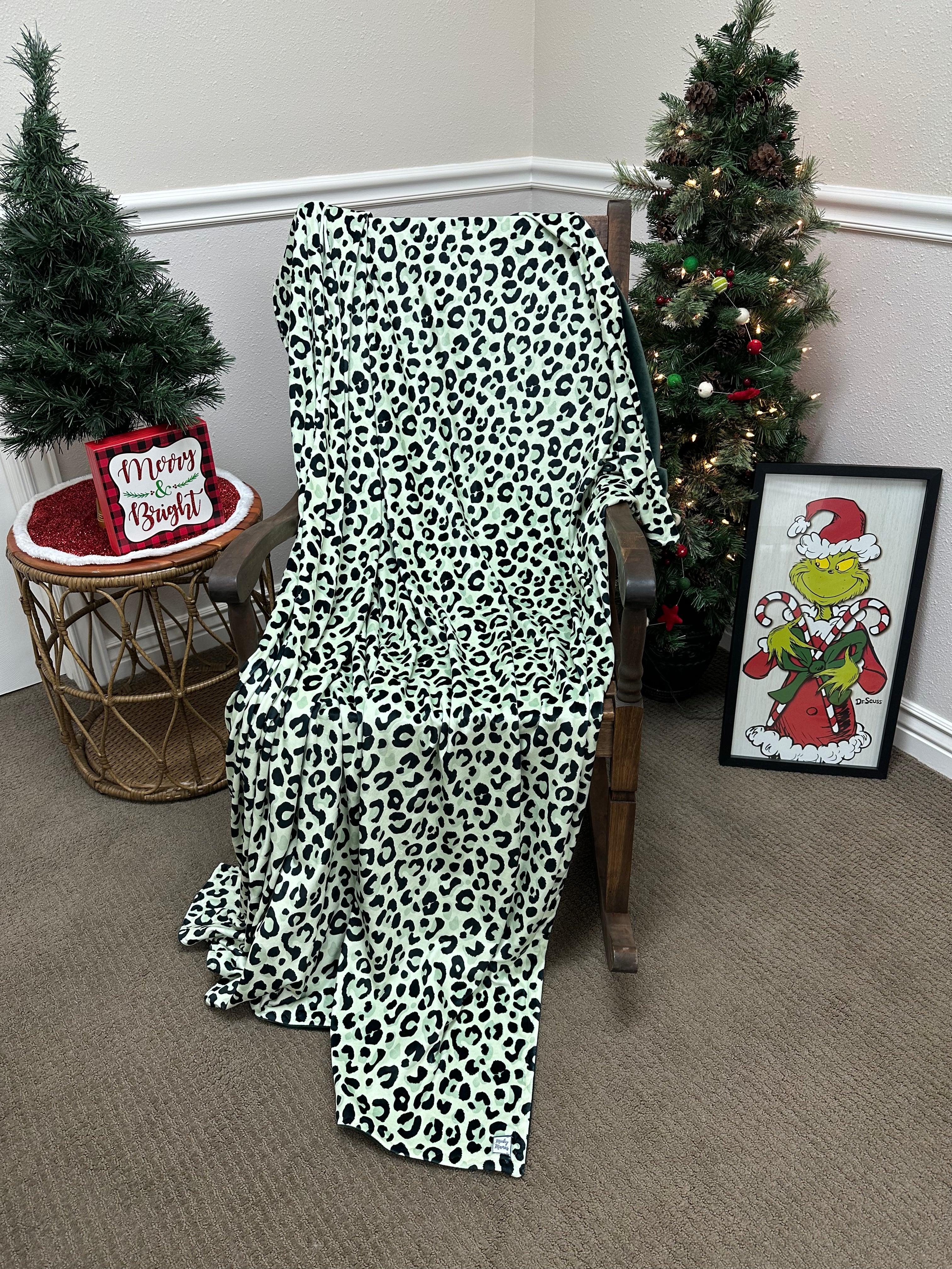 Green Cheetah 60”x72” Marshmallow