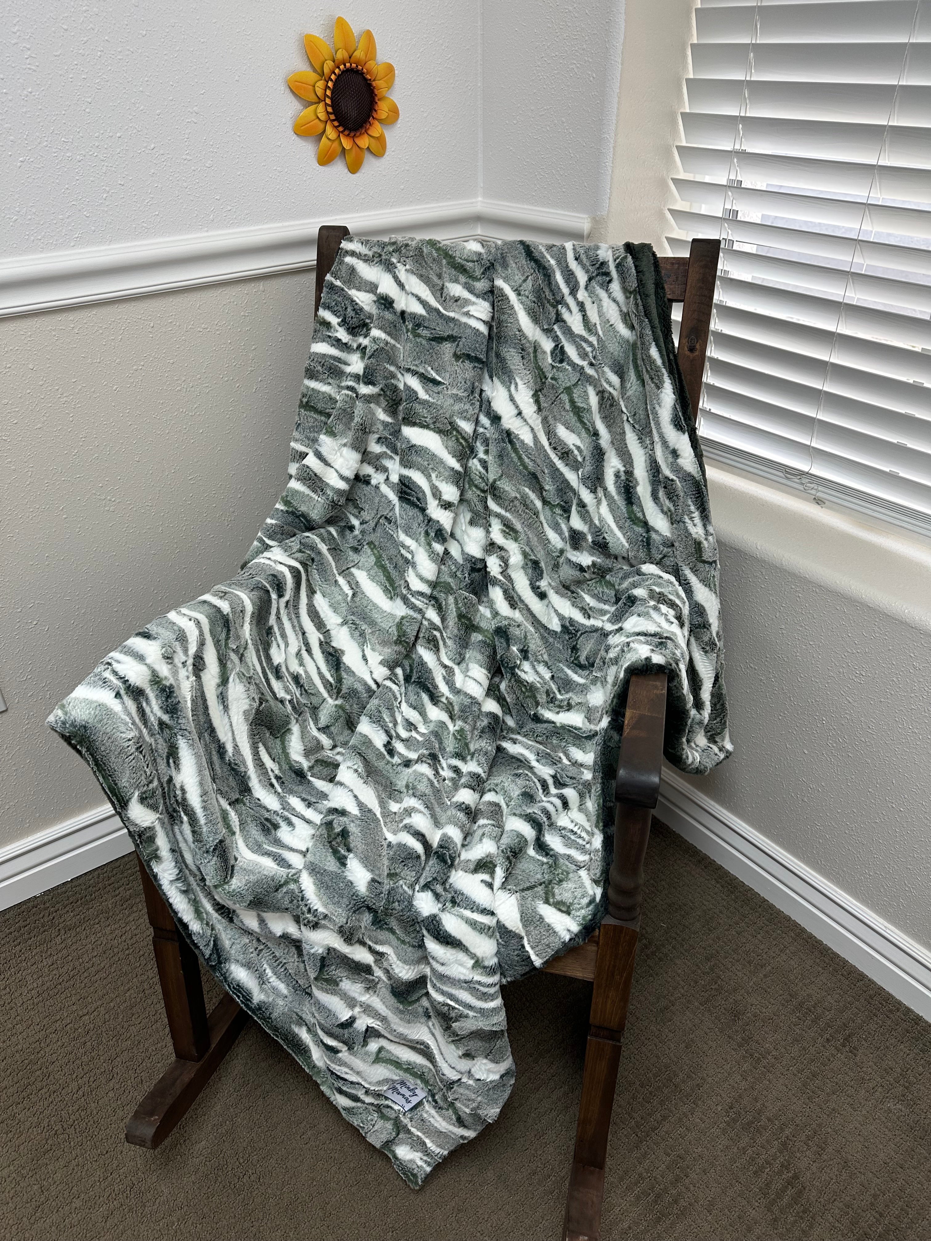 Green Himalayan Simple Throw