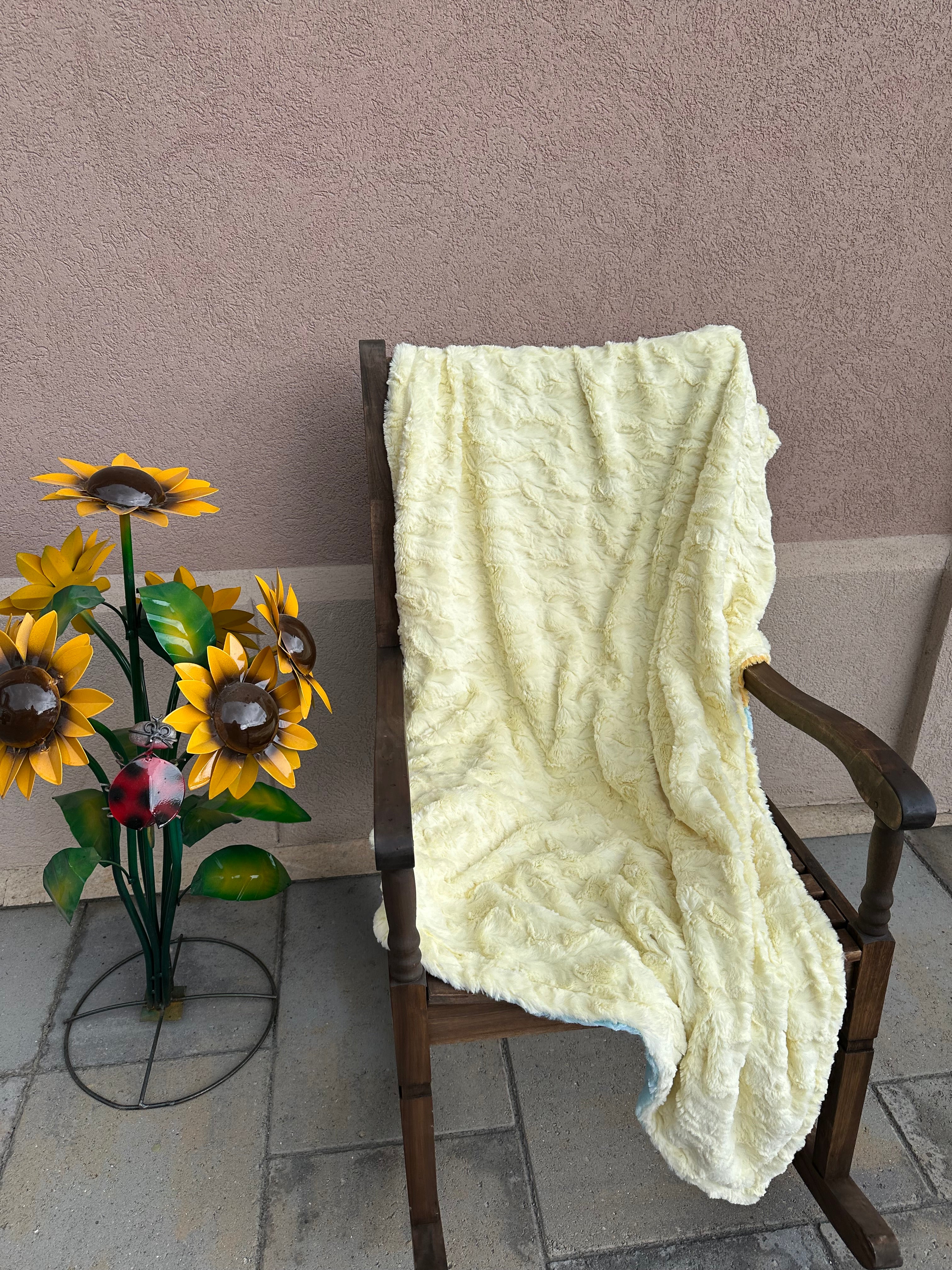 Beautiful Sunflower Throw