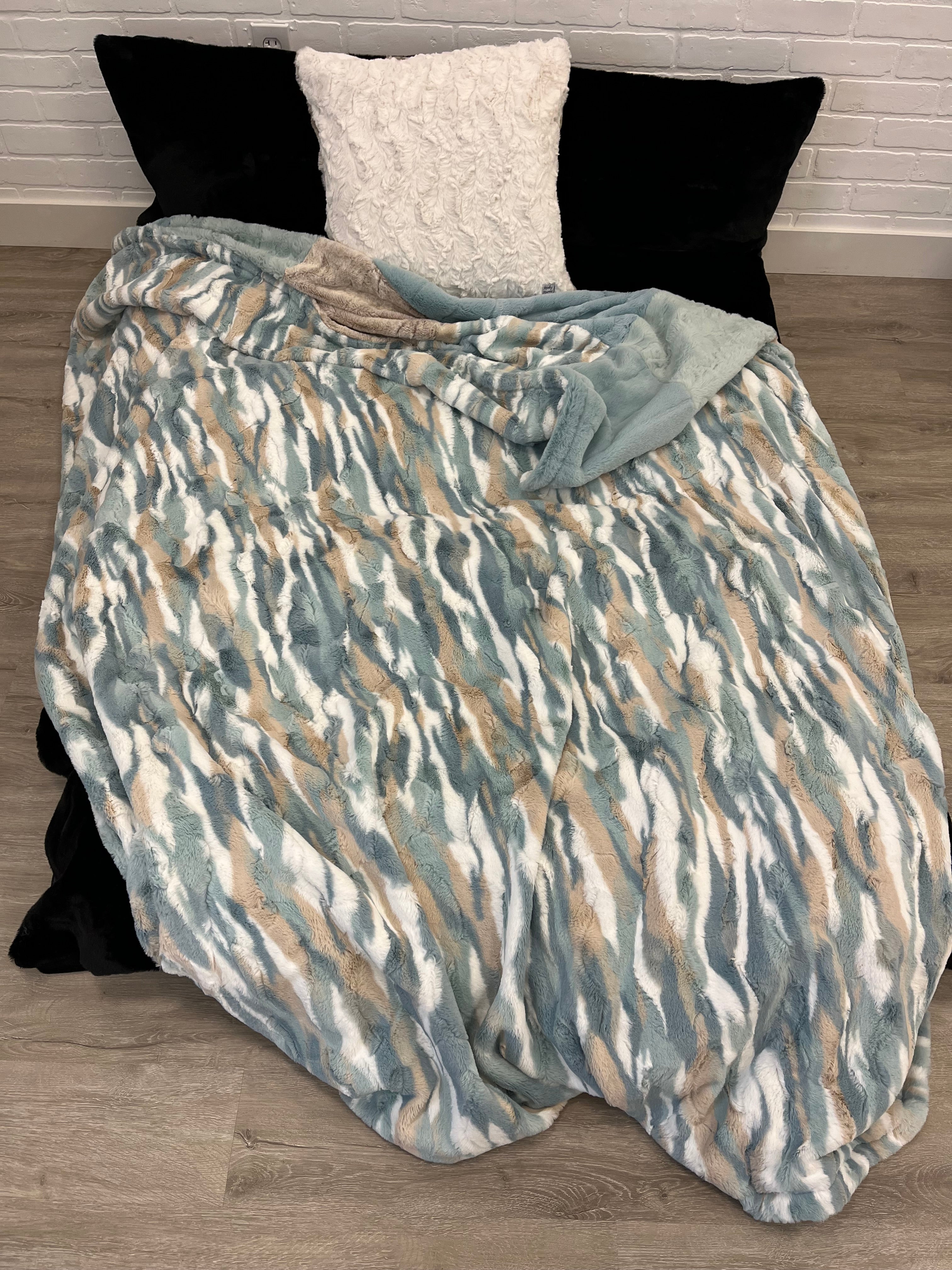Raindrop Himalayan Minky Mama