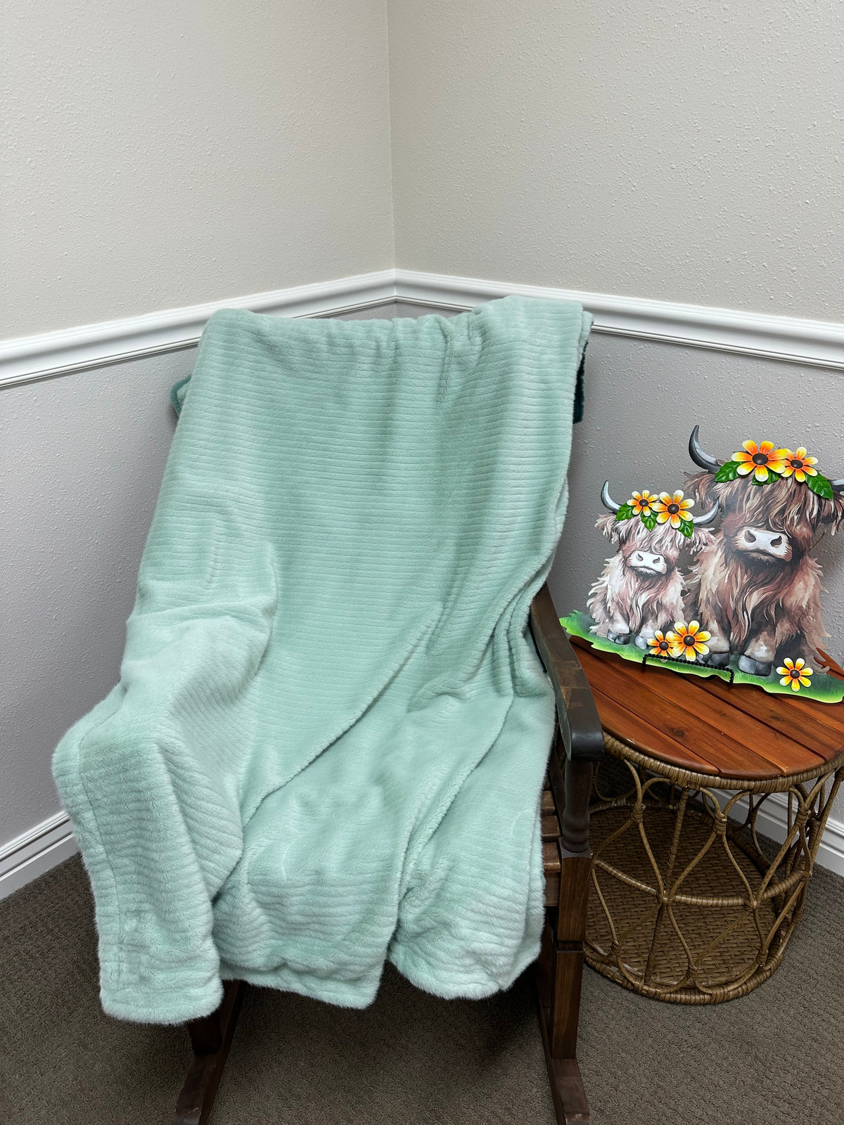 Dewdrop Hannah Throw