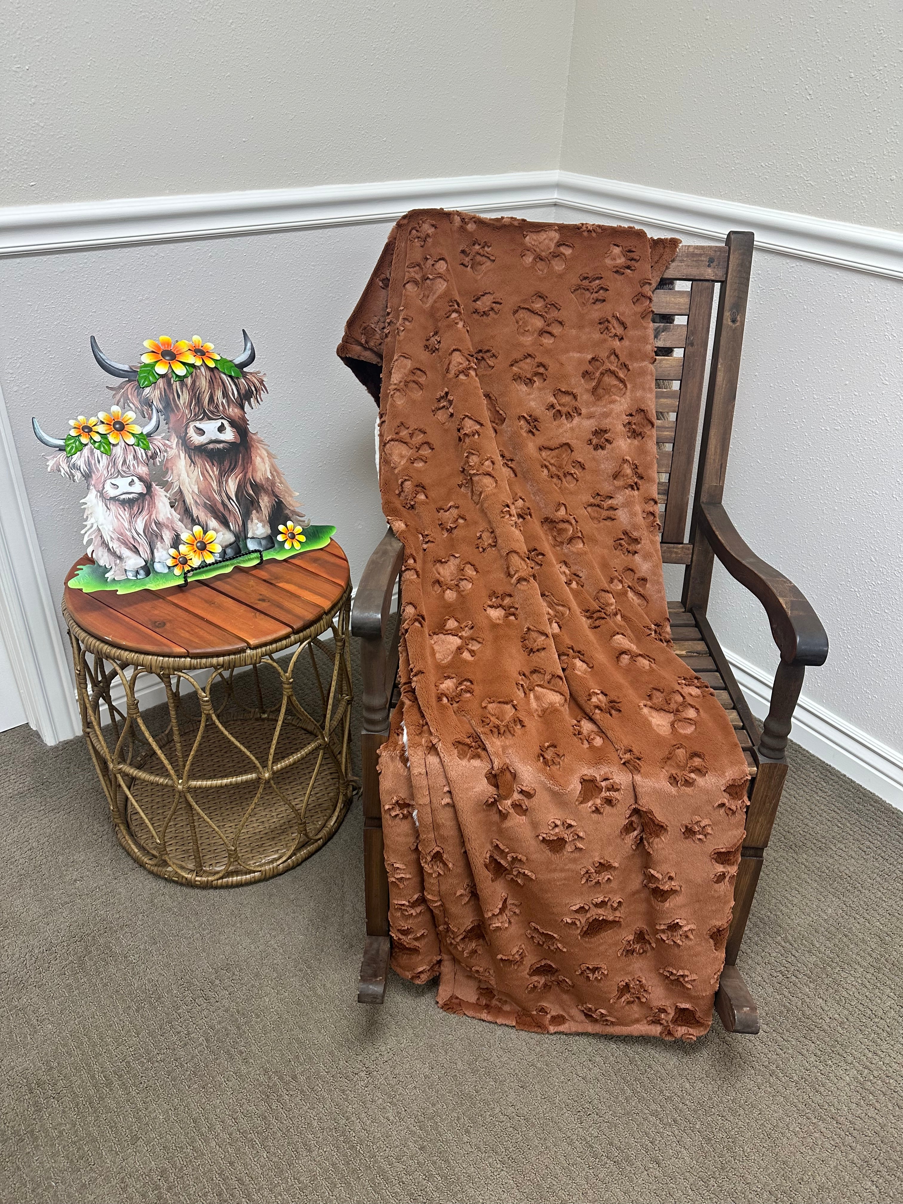 Embossed paw Minky Mama