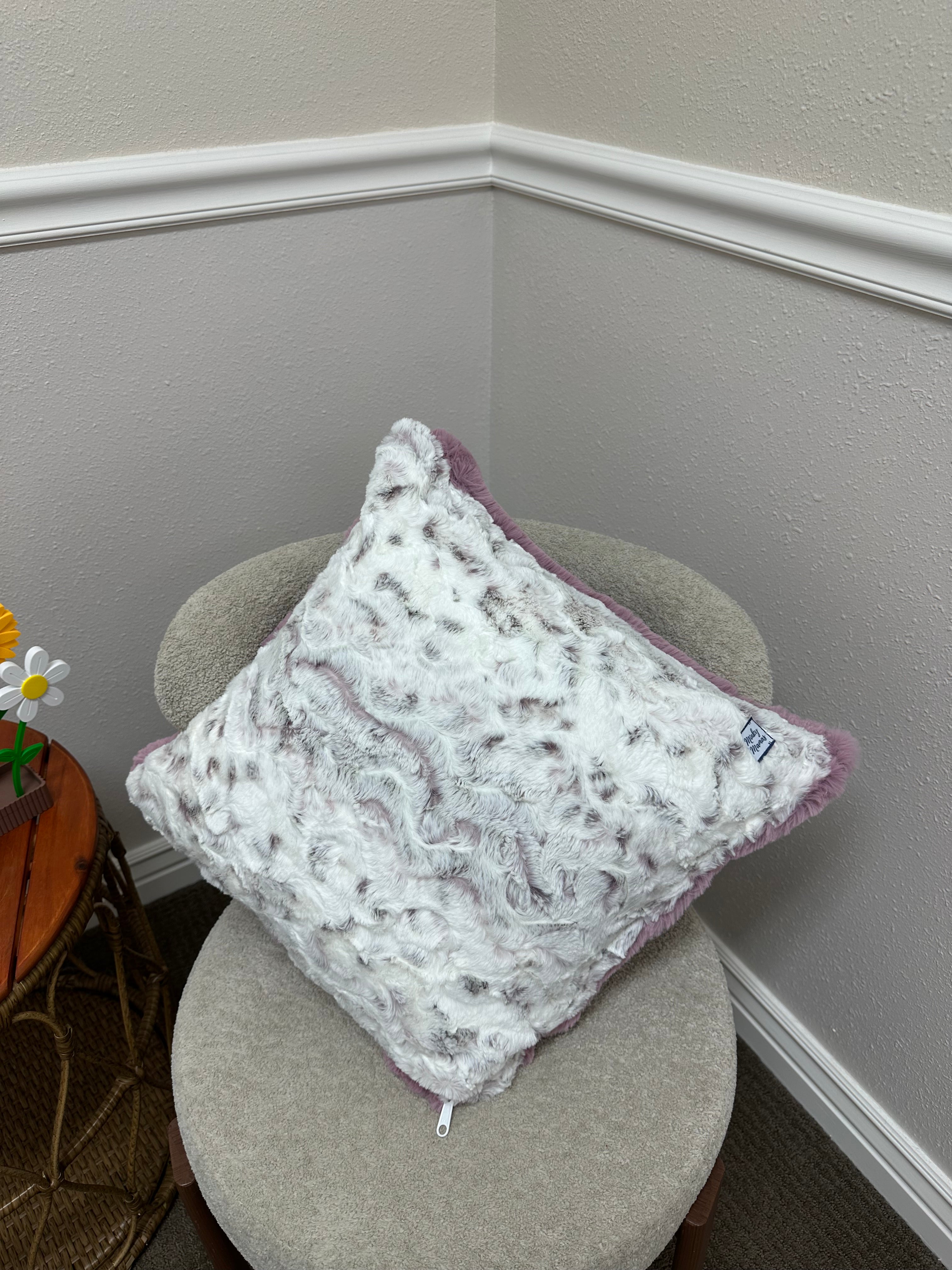 Snowy Owl Throw Pillow Cover