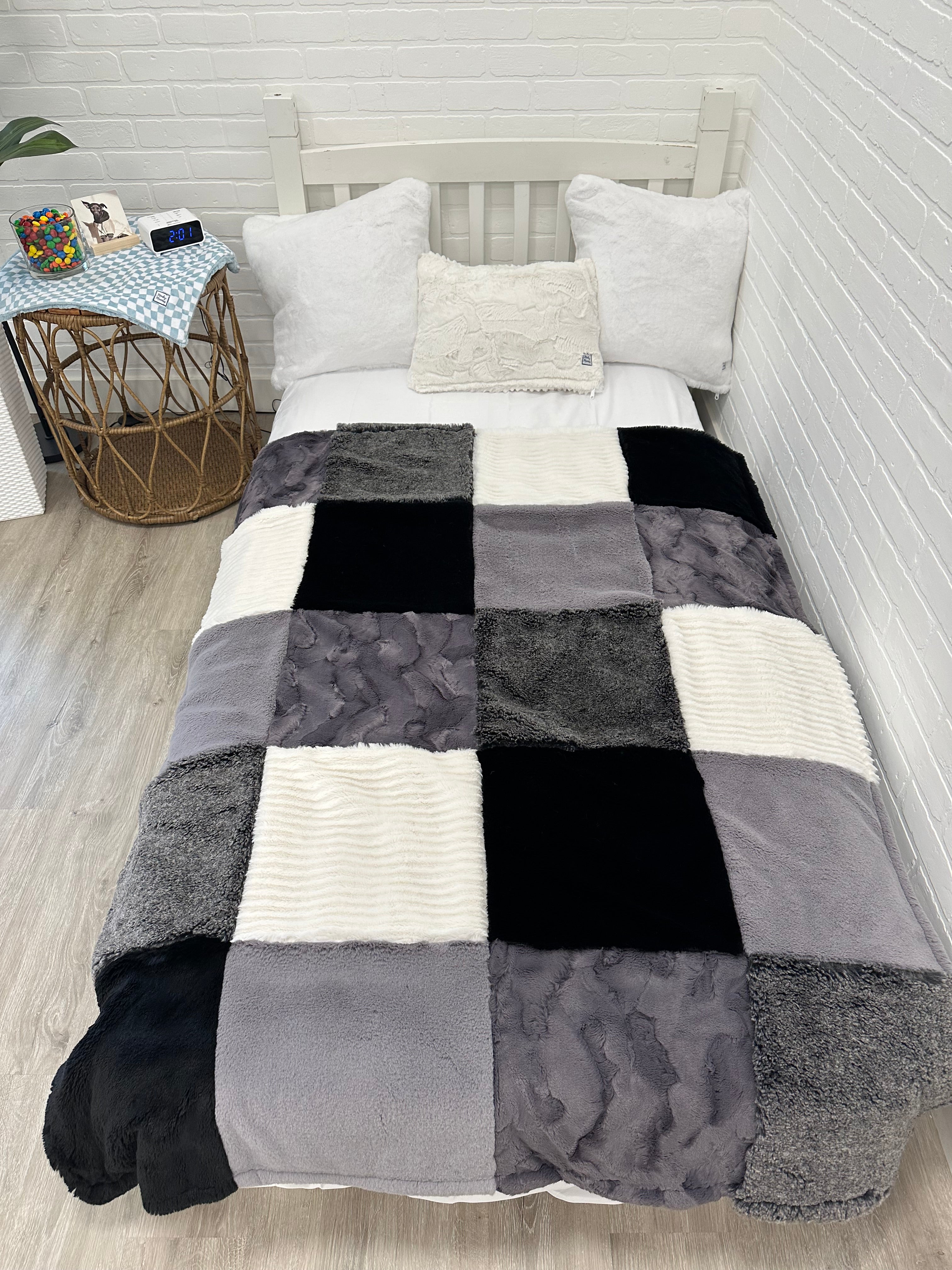 Arctic Fox back Throw