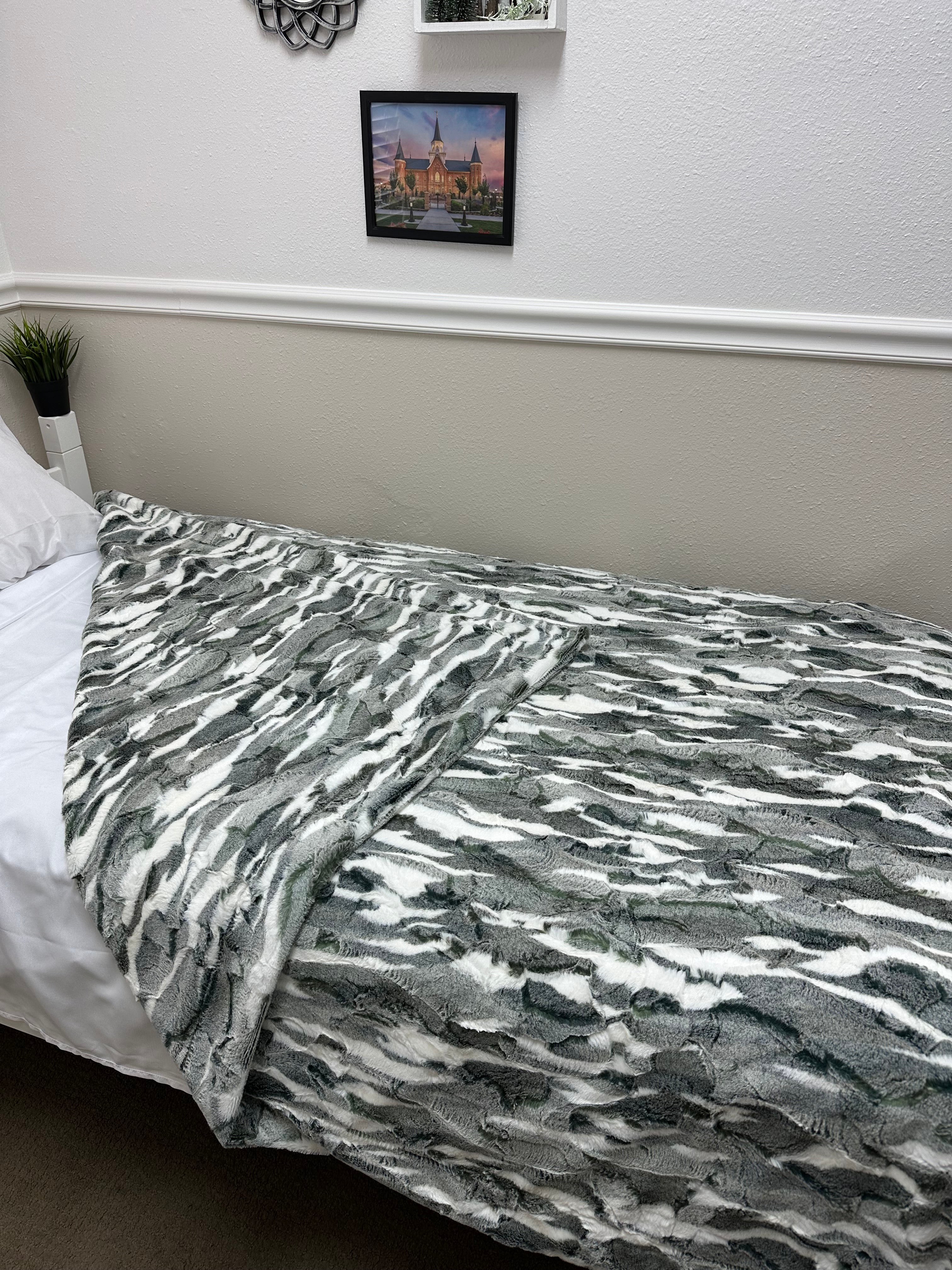 Green Himalayan Simple