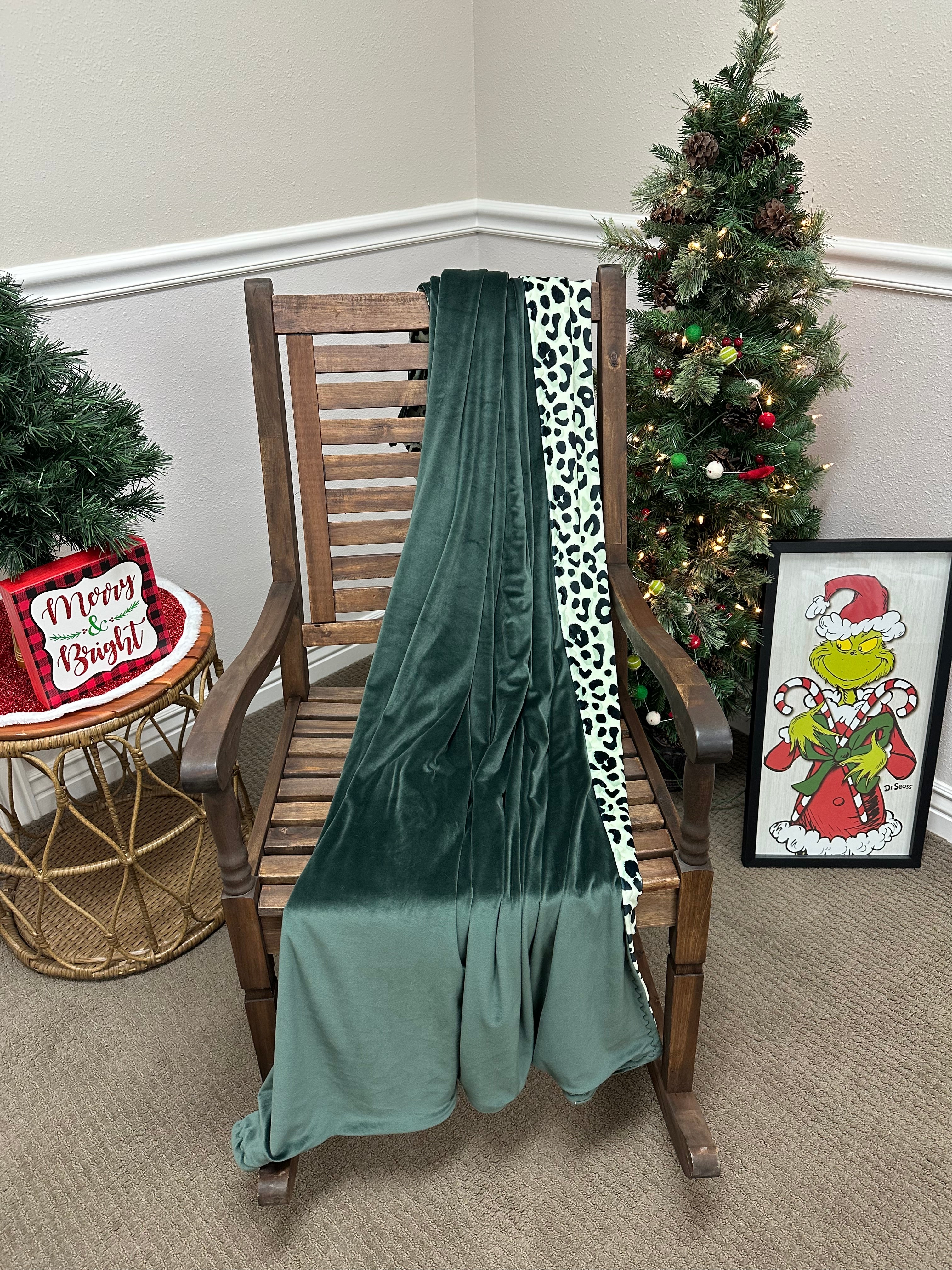 Green Cheetah 60”x72” Marshmallow