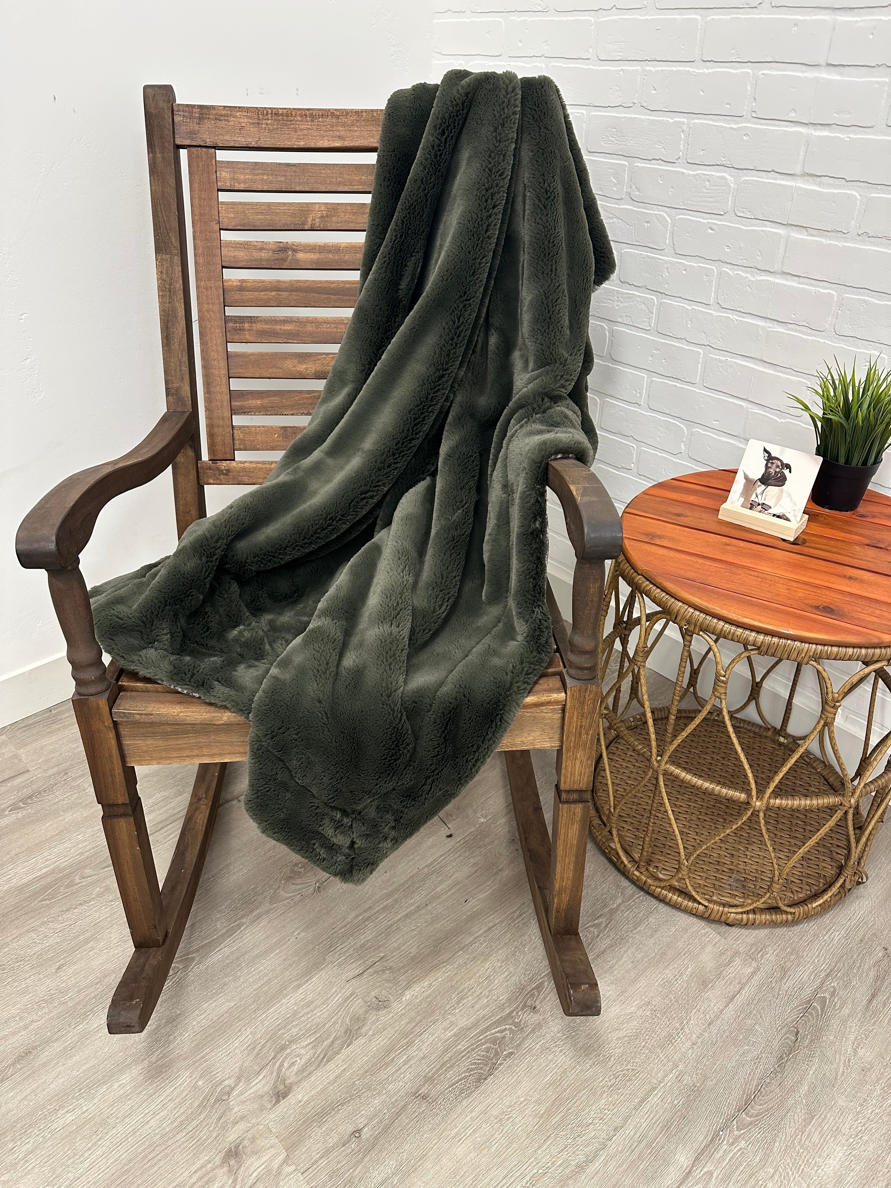 Camo bunny simple throw