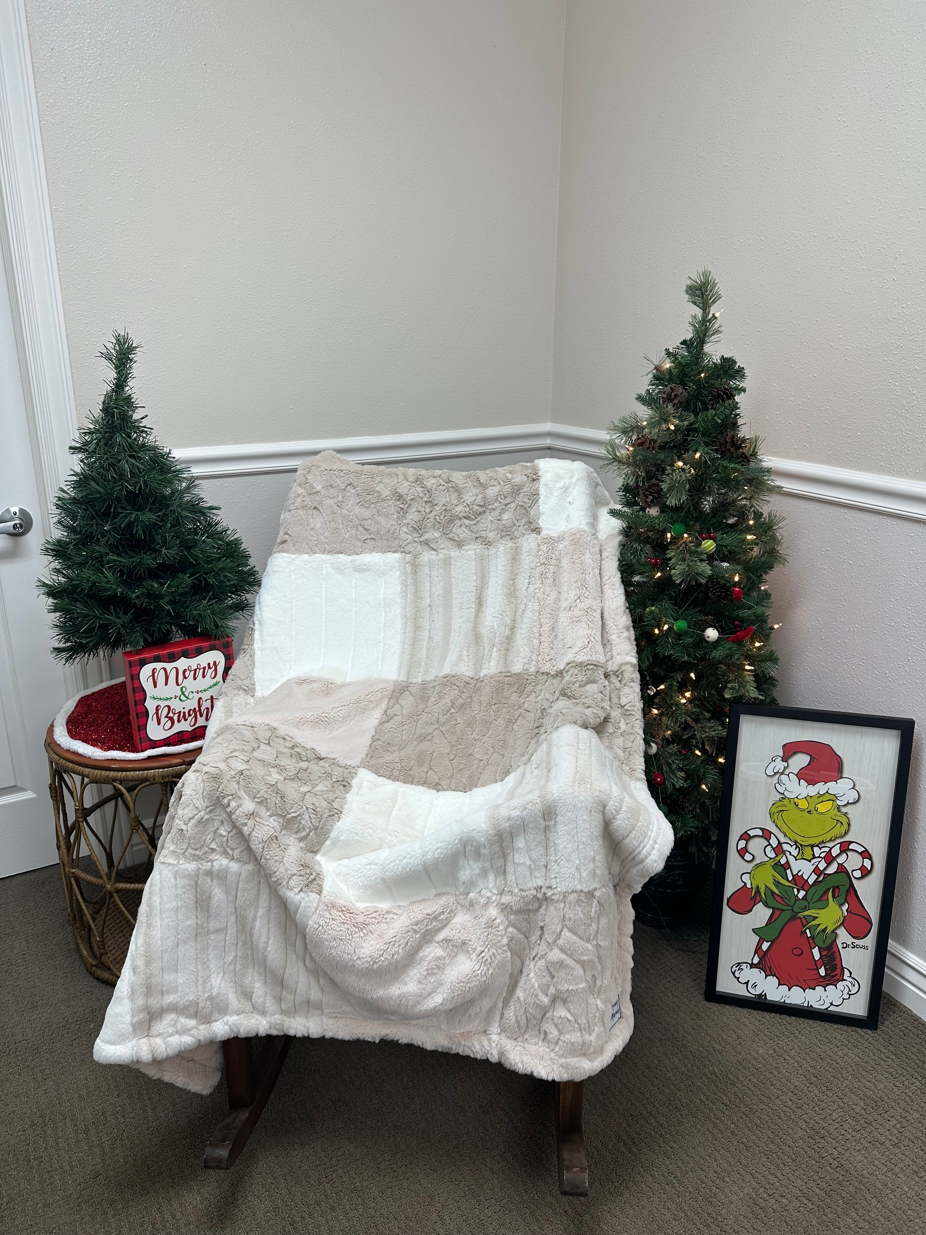 Mushroom four seasons Throw